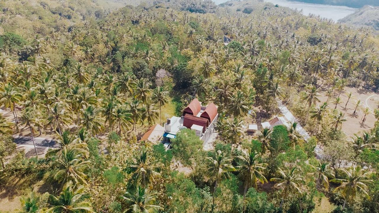 Sukawati Inn At Crystal Bay Toyapakeh Exterior photo